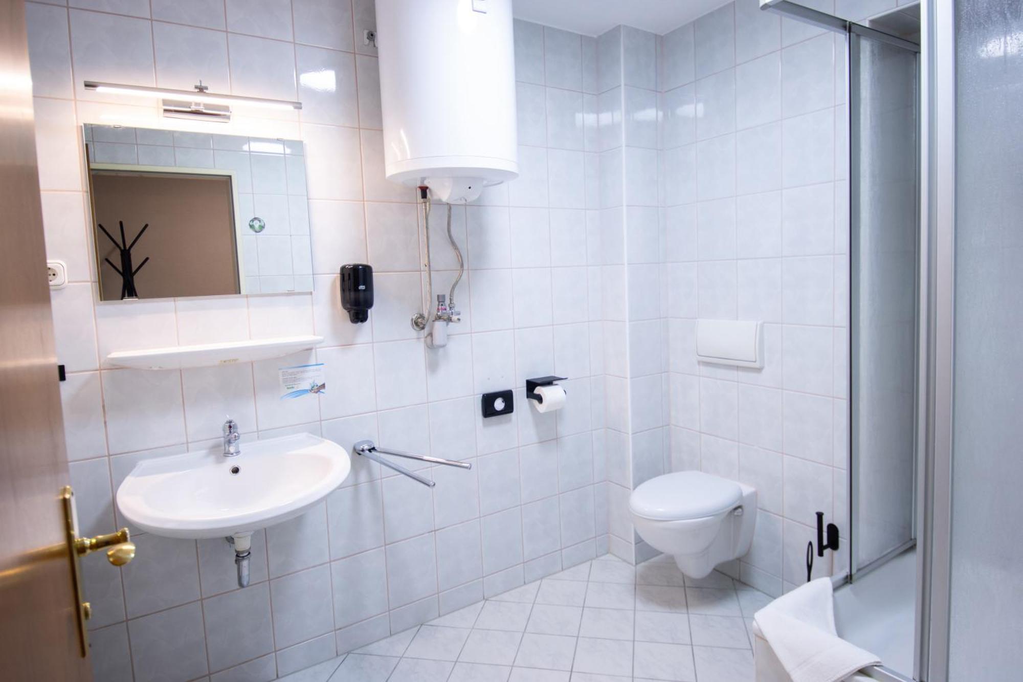 Hotel Lengenfelder Hof Lengenfeld  Экстерьер фото