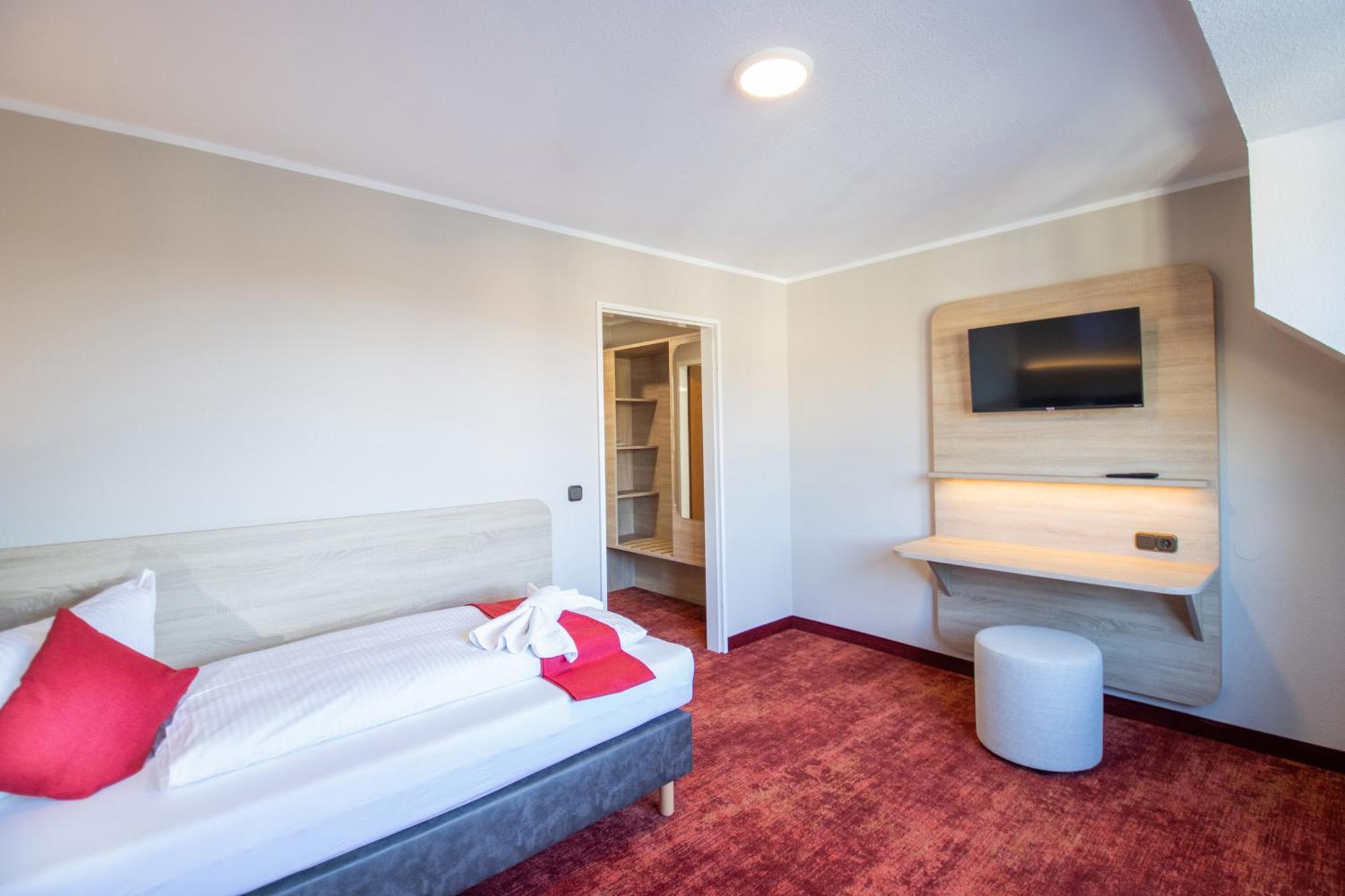 Hotel Lengenfelder Hof Lengenfeld  Экстерьер фото
