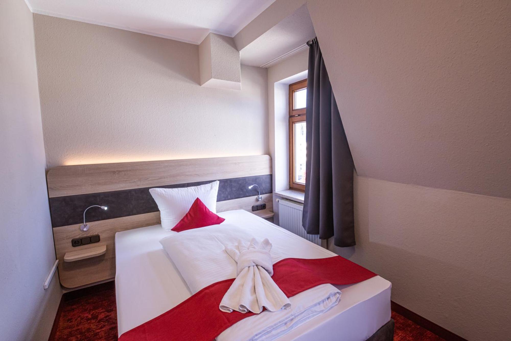 Hotel Lengenfelder Hof Lengenfeld  Экстерьер фото
